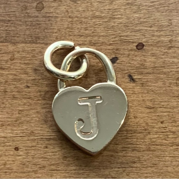 FREE WITH BUNDLE Retro Juicy Couture J Heart Initial Monogram Charm Keychain - Picture 2 of 4